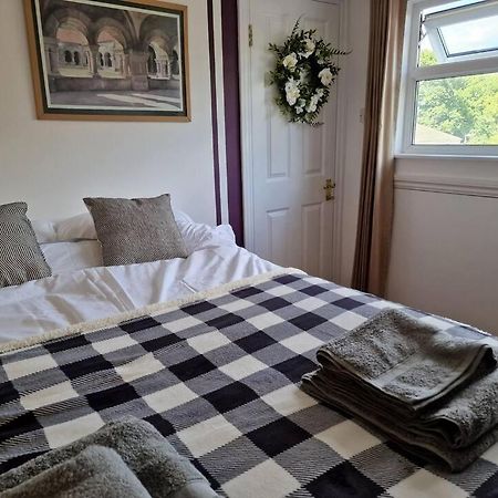 Lopez Home Crawley Ifield Екстериор снимка