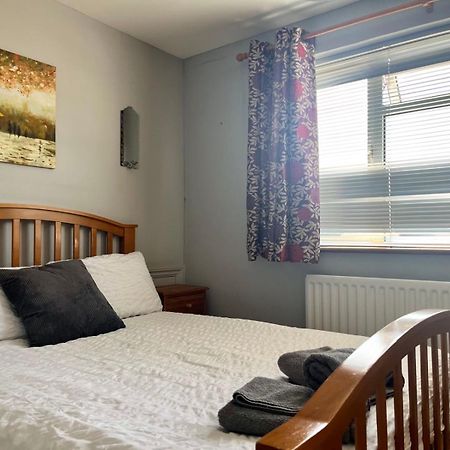 Lopez Home Crawley Ifield Екстериор снимка